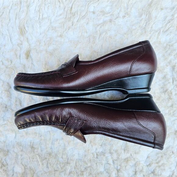 Burgundy Leather Loafer SAS Easier Size 8.5 S Tripad Comfort Red Moccasins EUC - Picture 13 of 13
